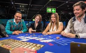 Meja Free Bet Blackjack dengan dealer profesional di lobster4d